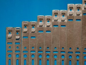 Крепеж для окон